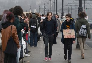 oktatásért tüntetek Budapesten