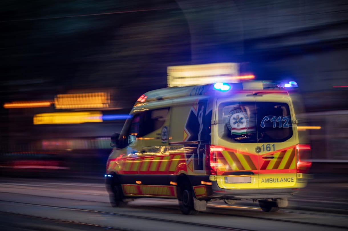 Mentőautó éjszaka